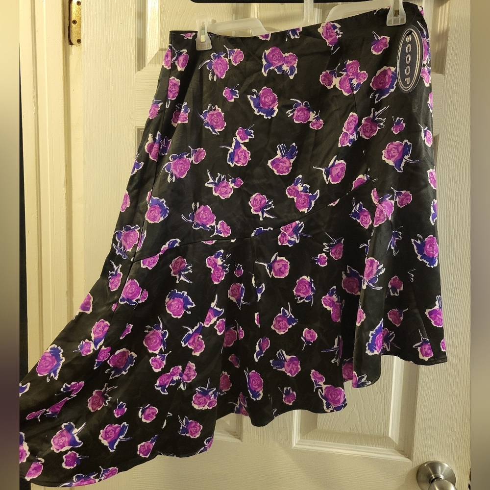 Black Scoop Satin midi skirt Xl (16/18) new with tags NWT purple roses